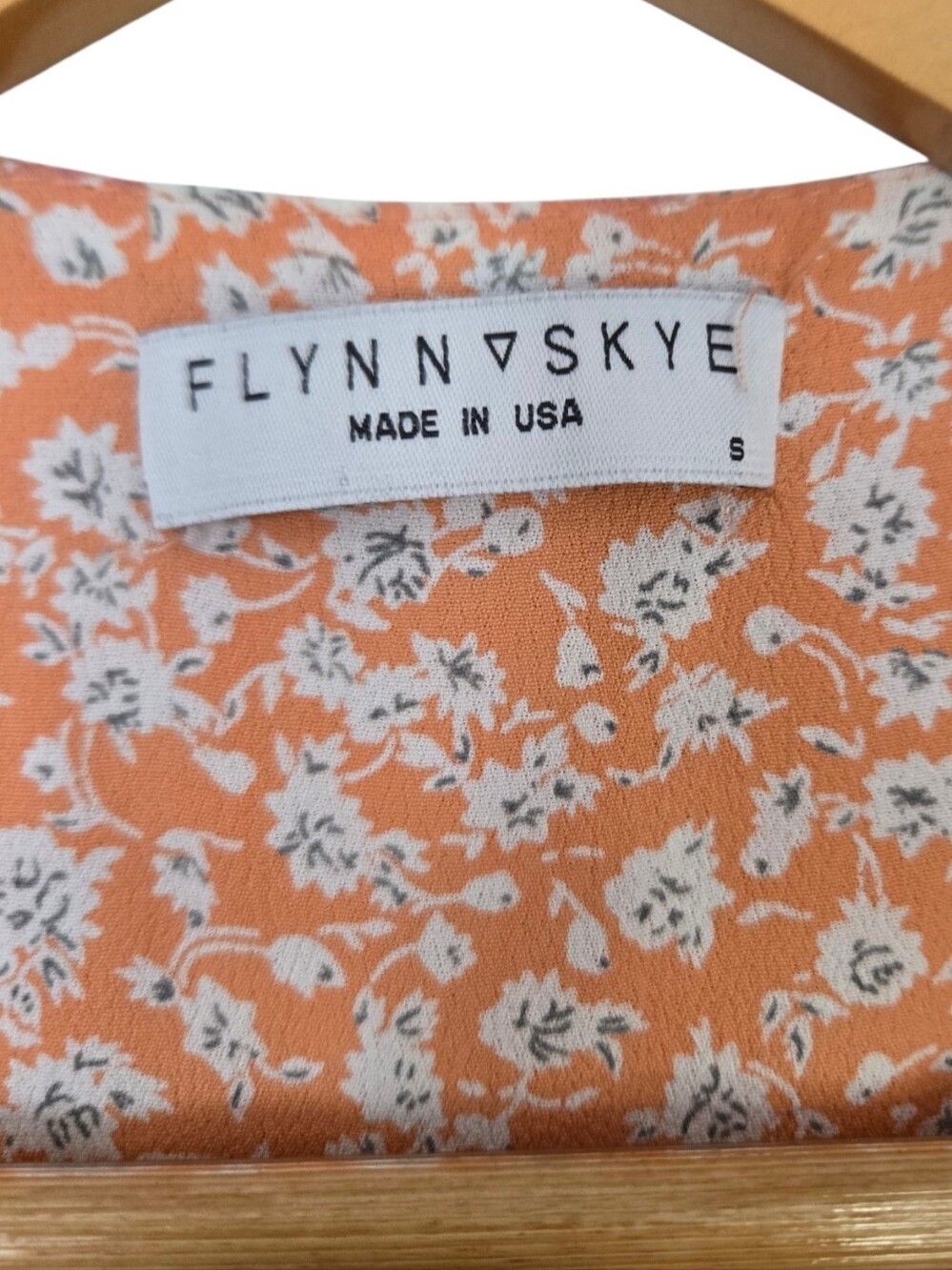 🌼✨ FLYNNSKYE Peach Floral Button Front Mini Dress  Small✨🌼 - Picture 3 of 5